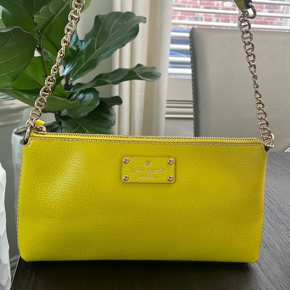 💛♠️EUC, auth Chartreuse Kate Spade Shoulder Envelope Bag/Satchel/Shoulder - Picture 1 of 12